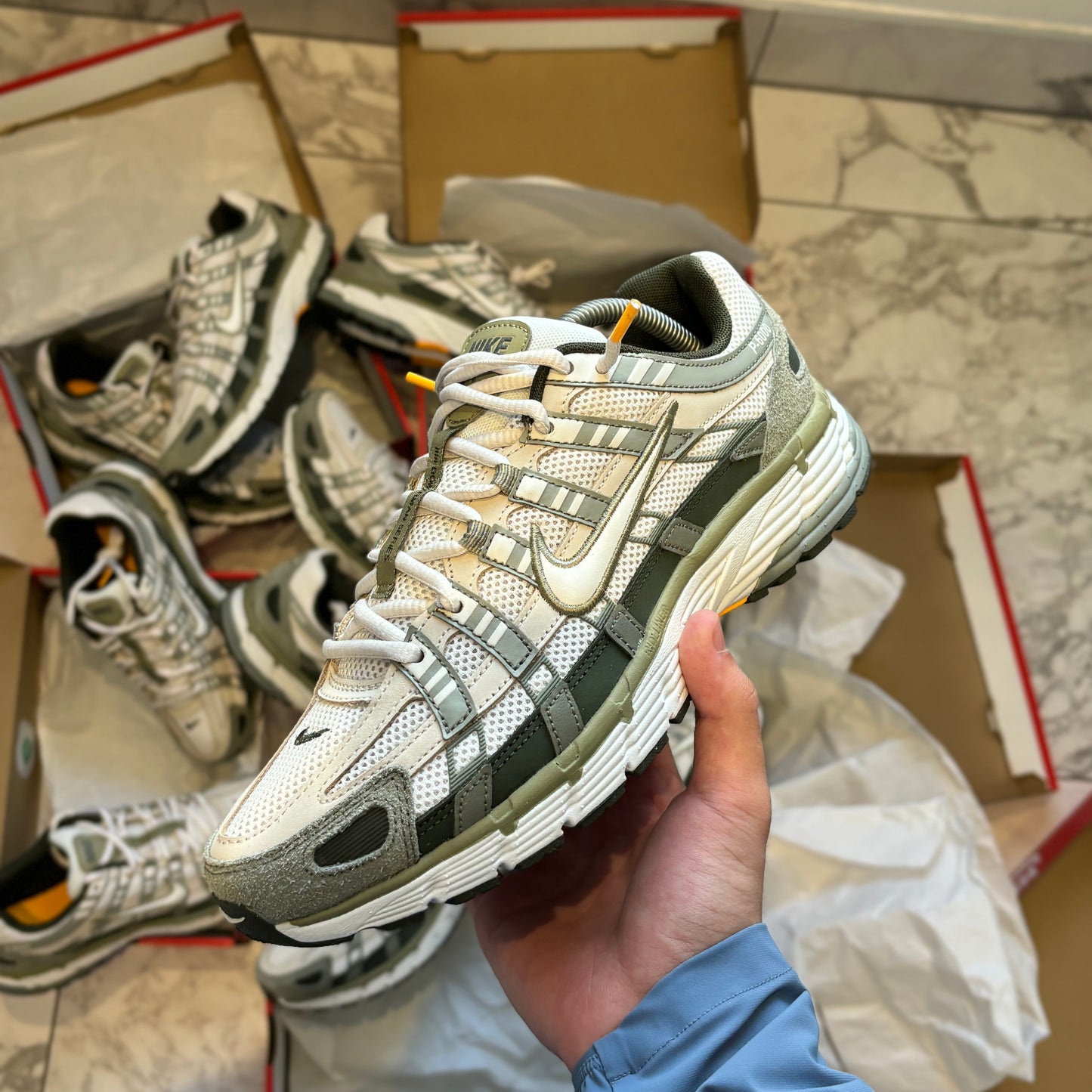 NIKE P-6000 CARGO-KHAKI