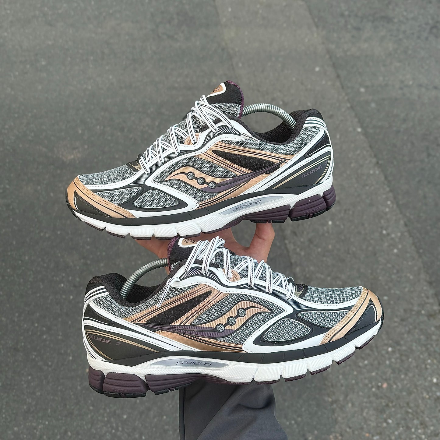 EXCLUSIVE SAUCONYS